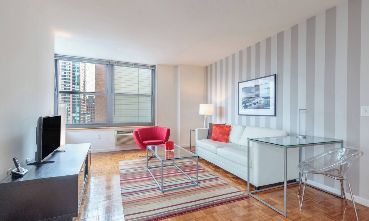 Downtown Jersey City Apartment | 1 Bedroom in Jersey City with Luxury Amenities