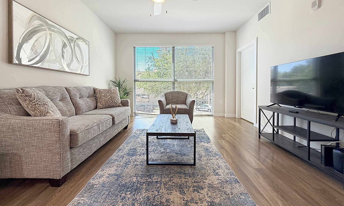 St. Petersburg - Clearwater Apartment | 1 BR Luxury Living, Central Downtown St. Pete