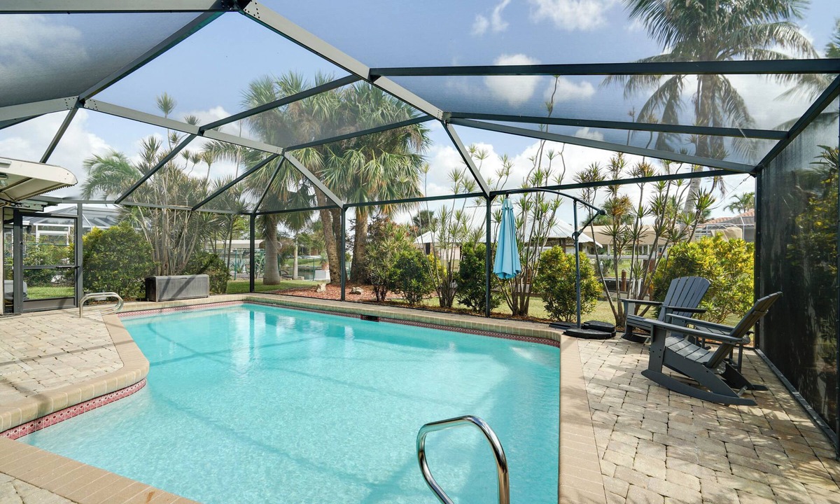Yacht Club House | < 1 Mi to Four Freedoms Beach: Canal-Front Getaway