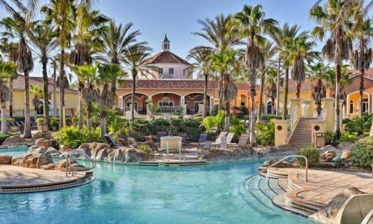 Regal Palms House | 10 miles to Disney, Water Slides, Lazy River, Arcade Room, Restaurant & bar on site, Spa and more!