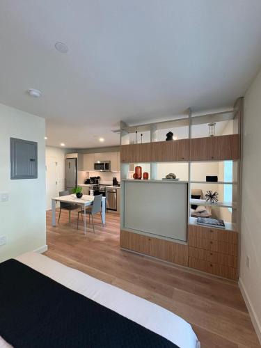 South of Fifth Apartment | 101 Wave Apartment