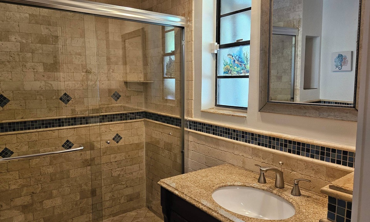 Singer Island Hotel | 102 Classic Double Room in waterfront hotel in Singer Island, FL
