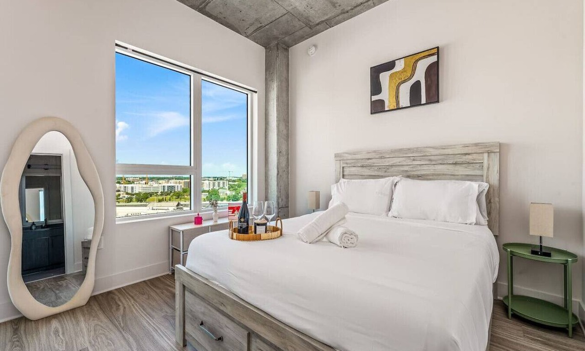 Channel District Apartment | 14th Floor SkySuite Studio | DT Views | Pool & Gym