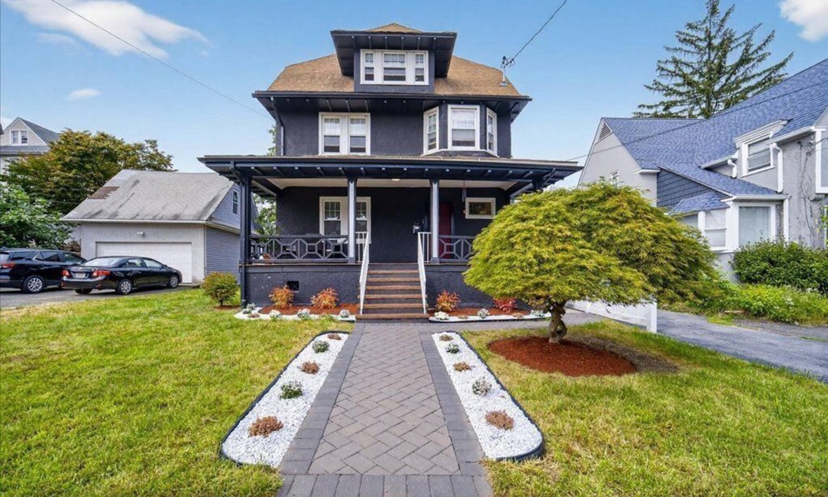 New Rochelle House | 16 Guest, 10 Bed, Family Getaway- 30 min from NYC