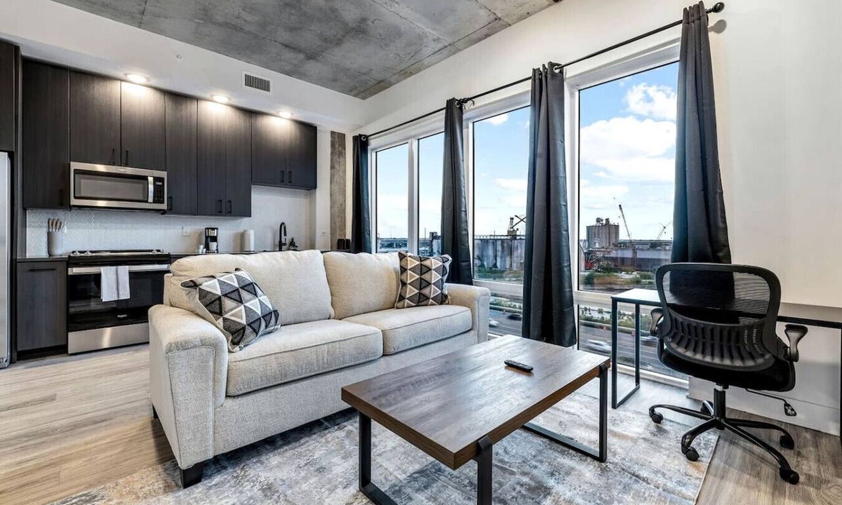 Channel District Apartment | 1BD in Channelside District | Perfect Remote Work