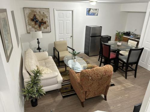 South Side Apartment | 1BR Apartment - Unit B - With Parking and 10min Walk to NYC Train Station