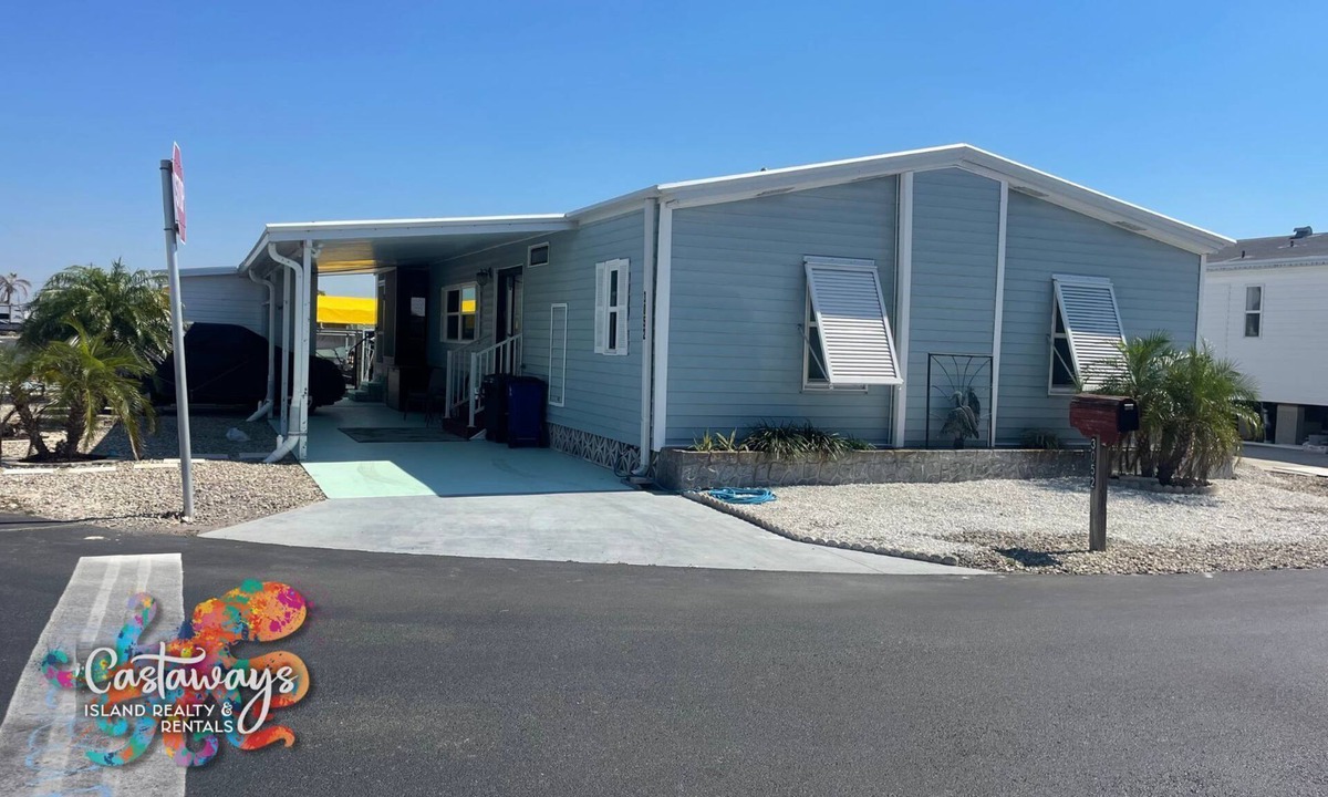 Saint James City House | 2/2 Cherry Estates Dock access, soaking pool, and quick fishing destinations.