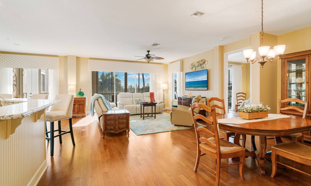 Tropical Cove Condo | 2 bedroom/2 bathroom condo at Lexington Country Club