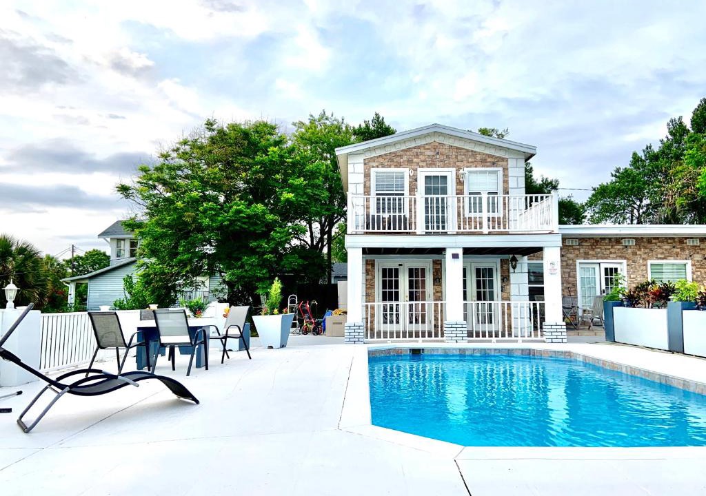 Auburndale Apartment | 2 Bedroom Apartment