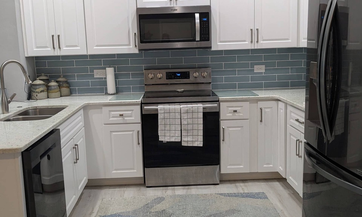 Biggar Villa | 2-bedroom attached villa with garage in Lake Village of Lexington Country Club