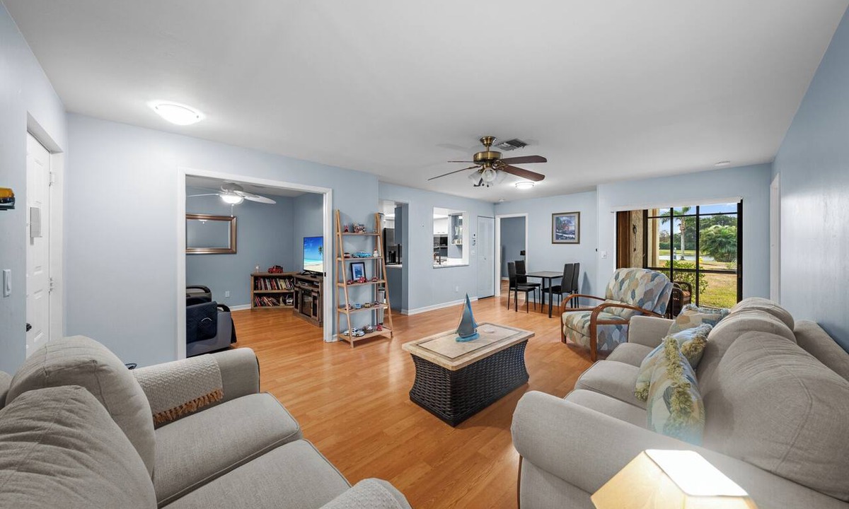 Biggar Condo | 2-bedroom condo in beautiful Fort Myers . Cross Creek Country Club Golf.