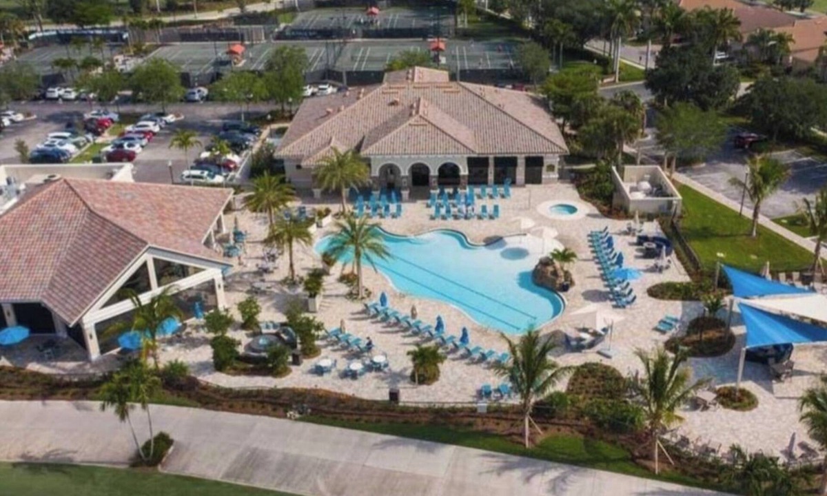 Naples Condo | 2 Bedroom + Den Condo at Heritage Bay Golf & Country Club with Unlimited Golf!