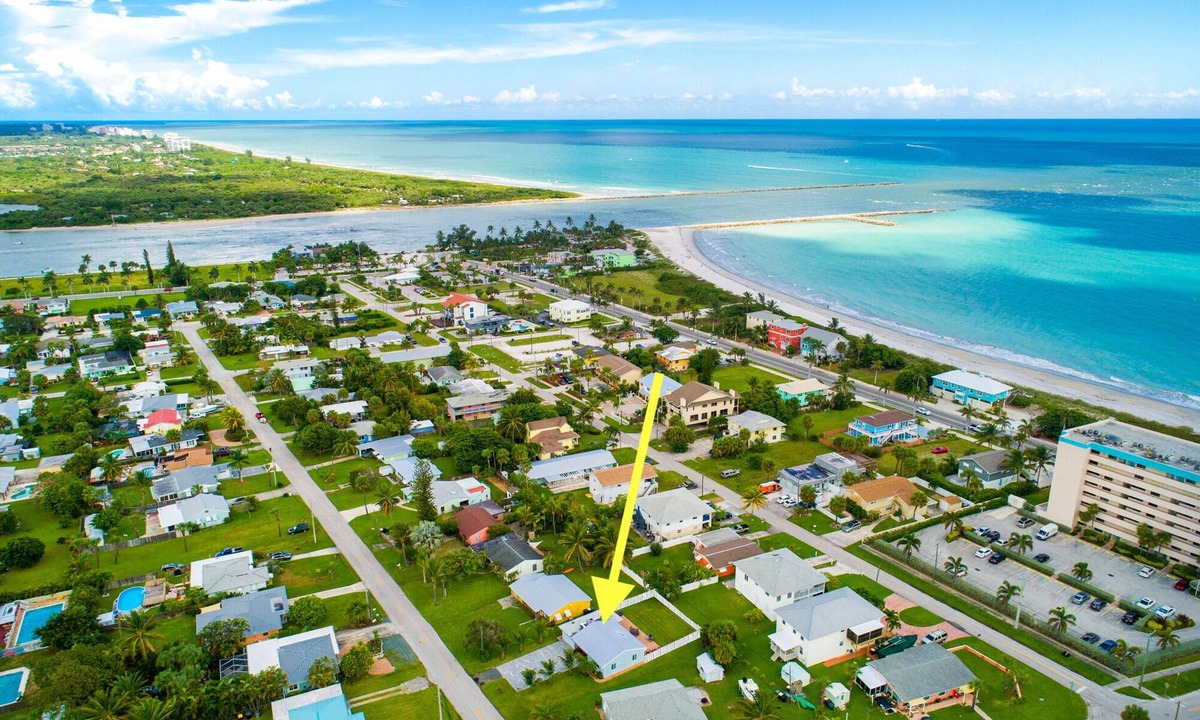 Fort Pierce House | 2 Blocks to Beach Remodeled 3/2 Home Pets Welcome!