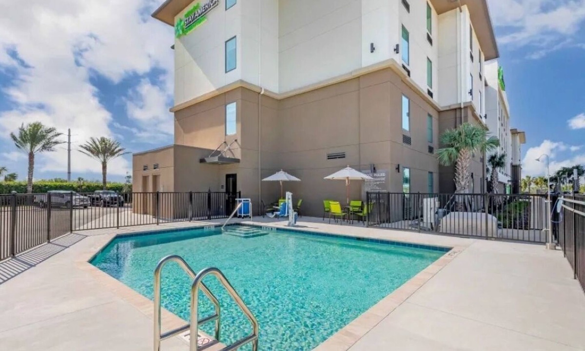 Biggar Hotel | 2 Elegant Units Near Lakes Regional Park - 2.6 mi | Onsite Pool | Free Breakfast