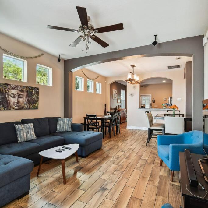 Carver City - Lincoln Gardens House | 2 King Bed Hot Tub Home