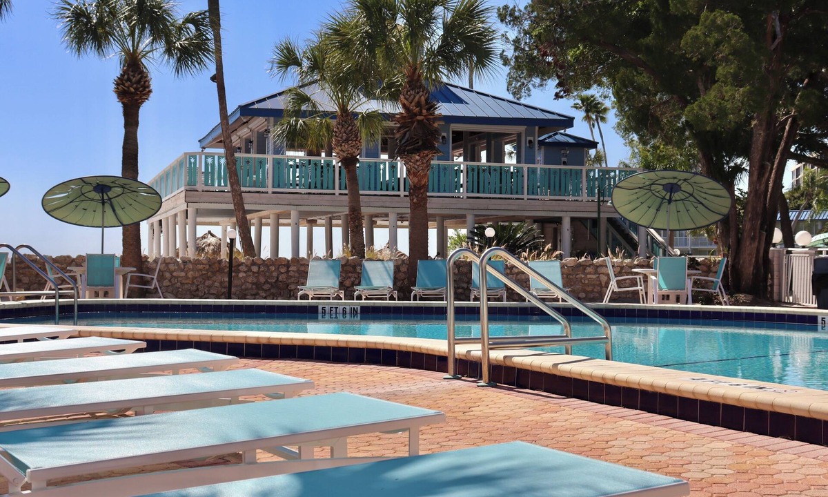 Pinellas Point Hotel | 2 Modern Retreat Near Maximo Park & Downtown Dining Scene | Fort De Soto Nearby