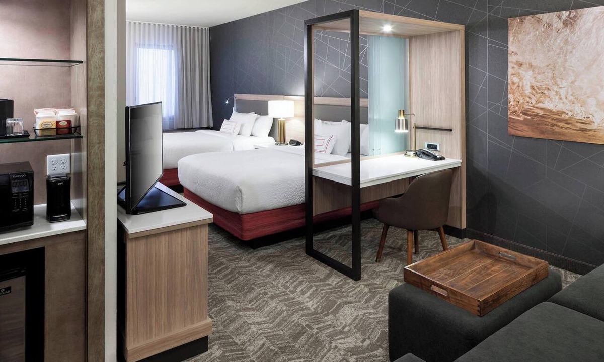 Clearwater Beach Hotel | 2 Pet-friendly Units, Outdoor Pool, Comes with Free Breakfast!