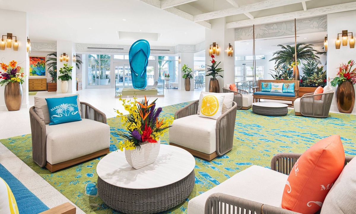 Fort Myers Beach Resort | 2 Vibrant Rooms with Outdoor Pool & Balcony Near Crescent Beach Park
