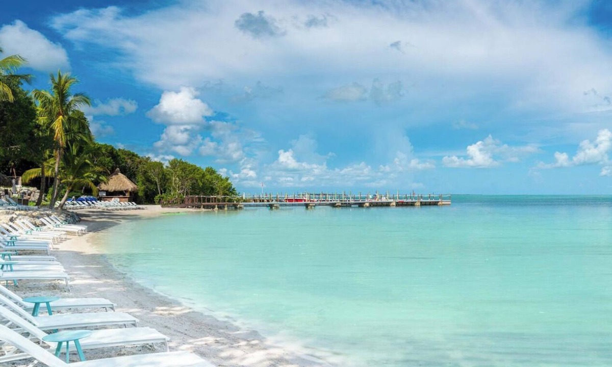 Rock Harbor Hotel | 2 Waterfront Room In 2 Queen Beds w/Beach & Pool