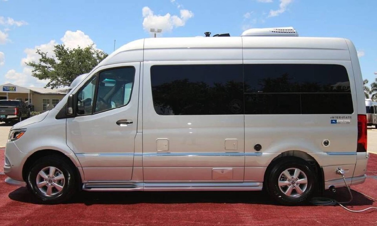 Island Estate House | 2018 MERCEDEZ AIRSTREAM INTERSTATE
