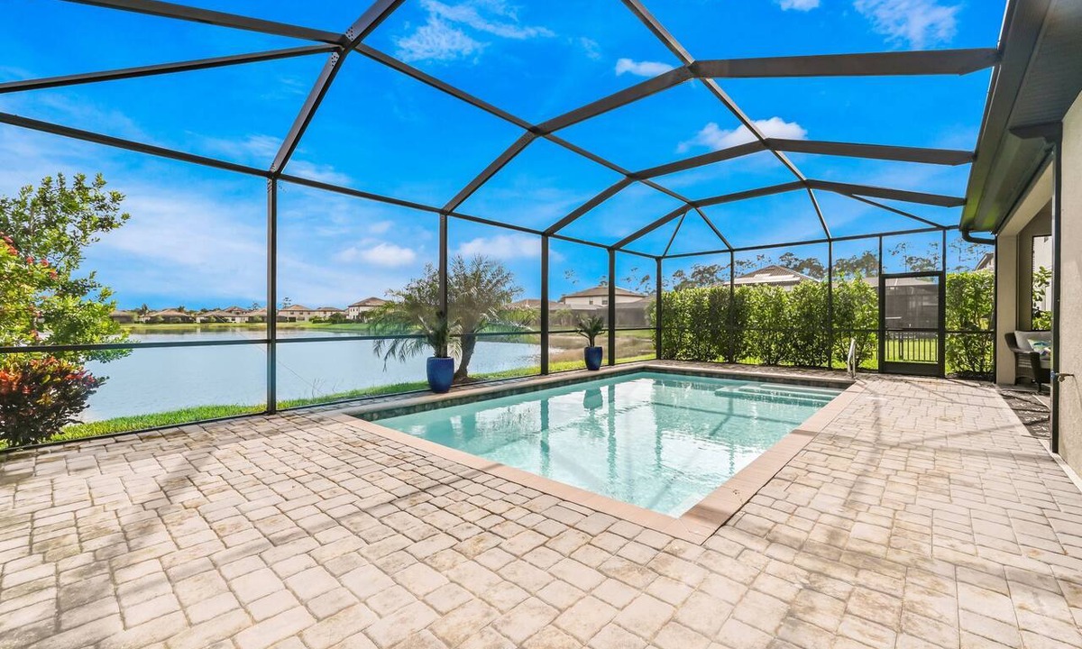 Rural Estates Condo | 2028 winter will rent Jan and Feb or 3 full month, no single mths due to R&R/mgt