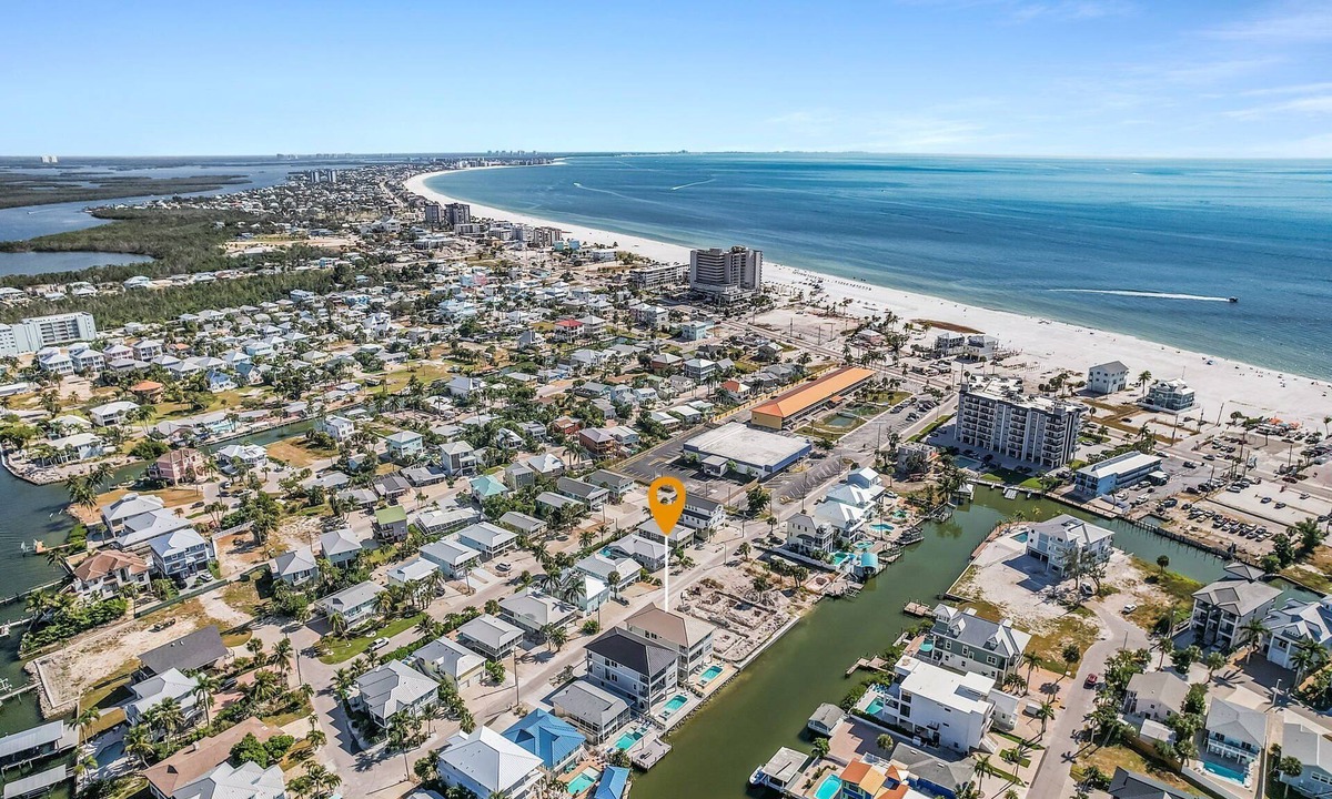 Fort Myers Beach House | 261/265 Canal Estates: 12BR, Pools & Spas, Water Views