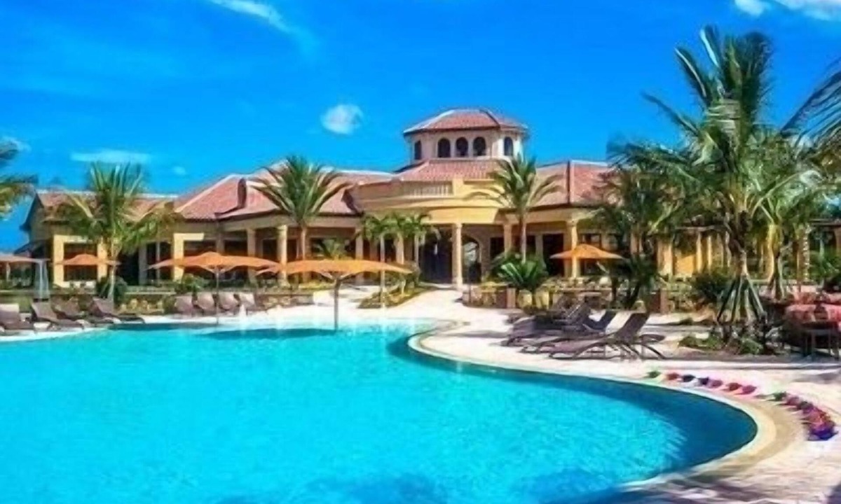 Naples Condo | 2BR+Den Condo in Naples Florida Treviso Bay. Near Beaches and Naples Fifth Ave