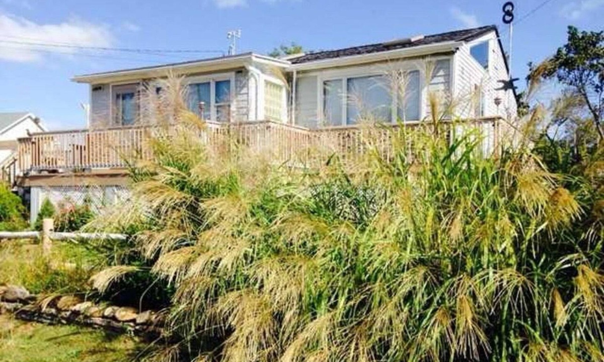 Lindenhurst House | 2BR Lindenhurst Ryder Cup Rental Prime location!