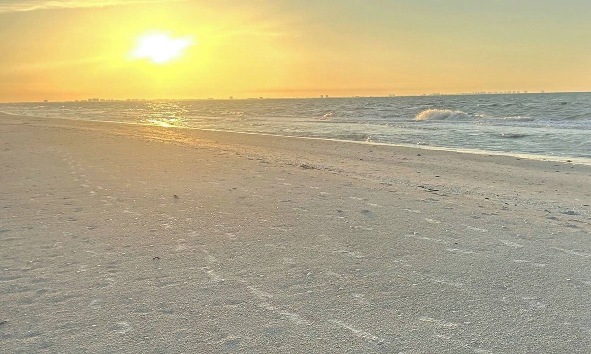 Sanibel Condo | 2Br2Ba w/Loft beachfront Coquina Beach 1G. Gulf view from all windows. Sleeps 5