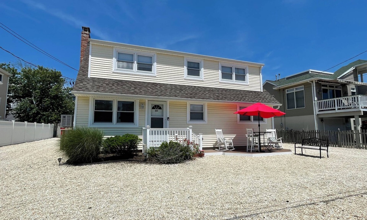 Ship Bottom House | 2nd floor of duplex. Bay view, sunsets, beach, activities. Great family getaway!