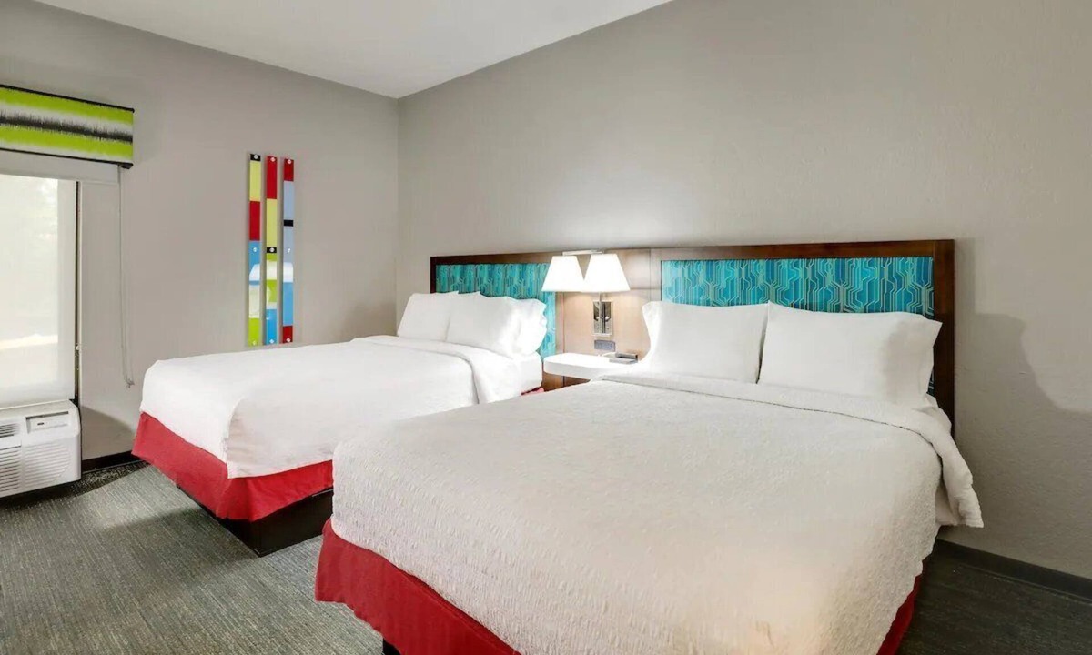 Polk Village Hotel | 3 Accommodations | Relax & Sleep Wonderfully in Pet-Friendly Rooms