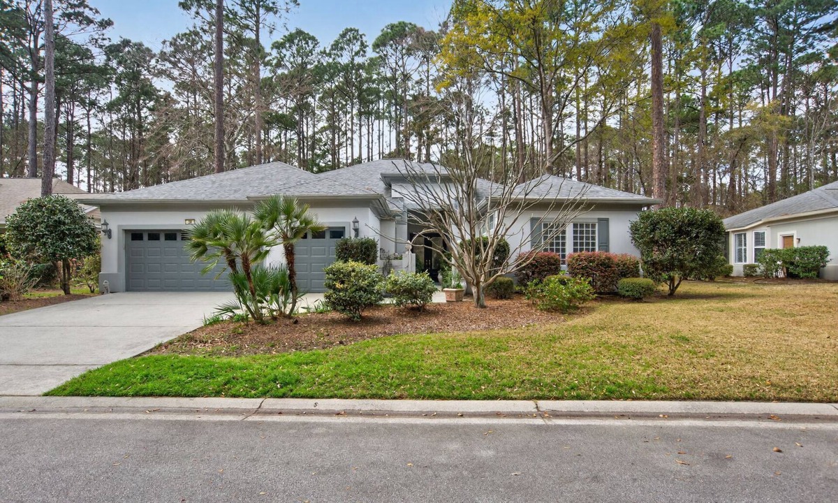 Okatie House | 3 bd 3 bth home in upscale Riverbend within walking distance to Okatie River