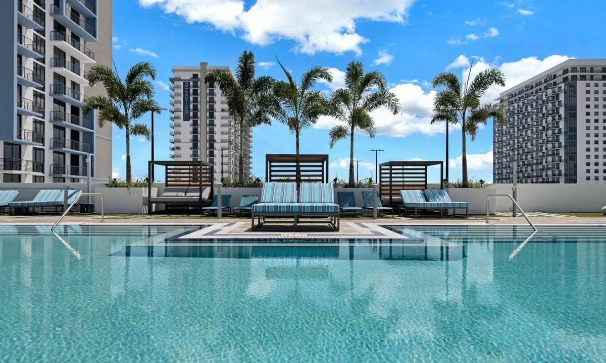 Doral Apartment | 3-Bed Golf-View Suite w/Kitchen | Pool & Sauna