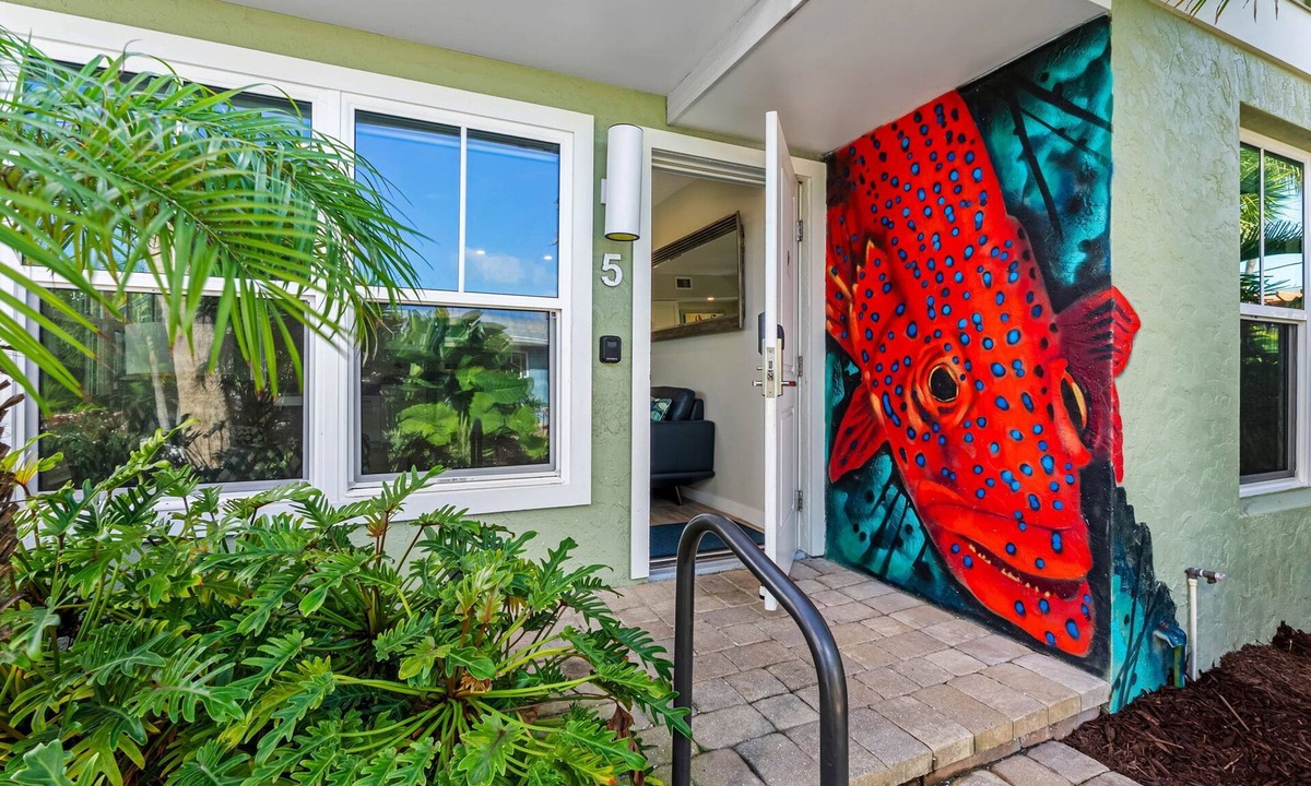 Nokomis Villa | 3 Bedroom/2 Bath Villa (Ground Level) - Unit 5/B