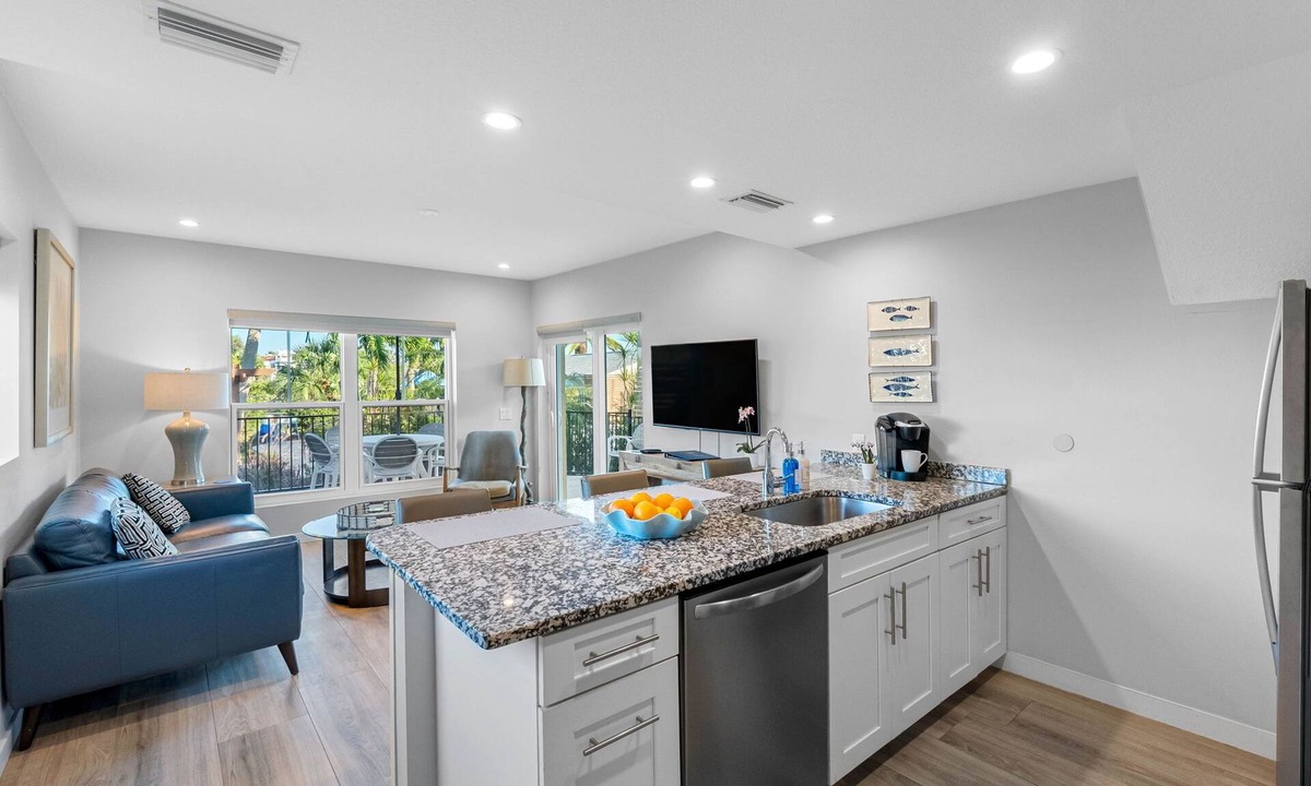 Nokomis House | 3 Bedroom/3 Bath Townhouse - Unit 3