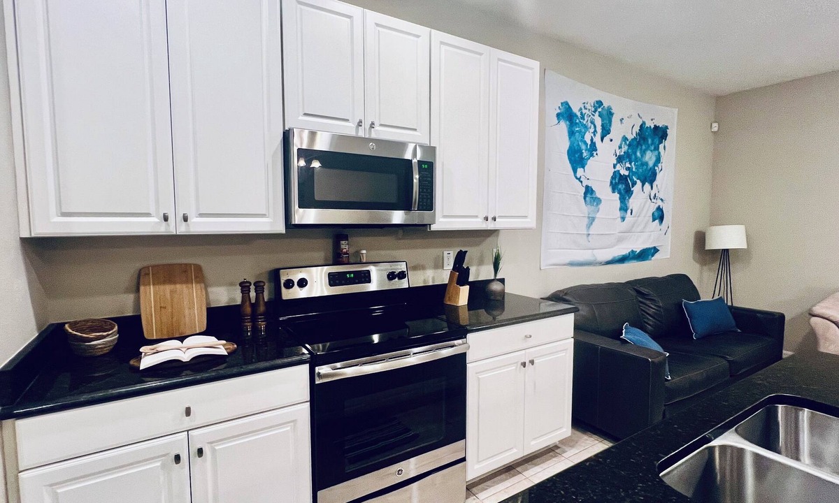 Riverview House | 3-bedroom house in charming Riverview with AC, WiFi. Enjoy your stay