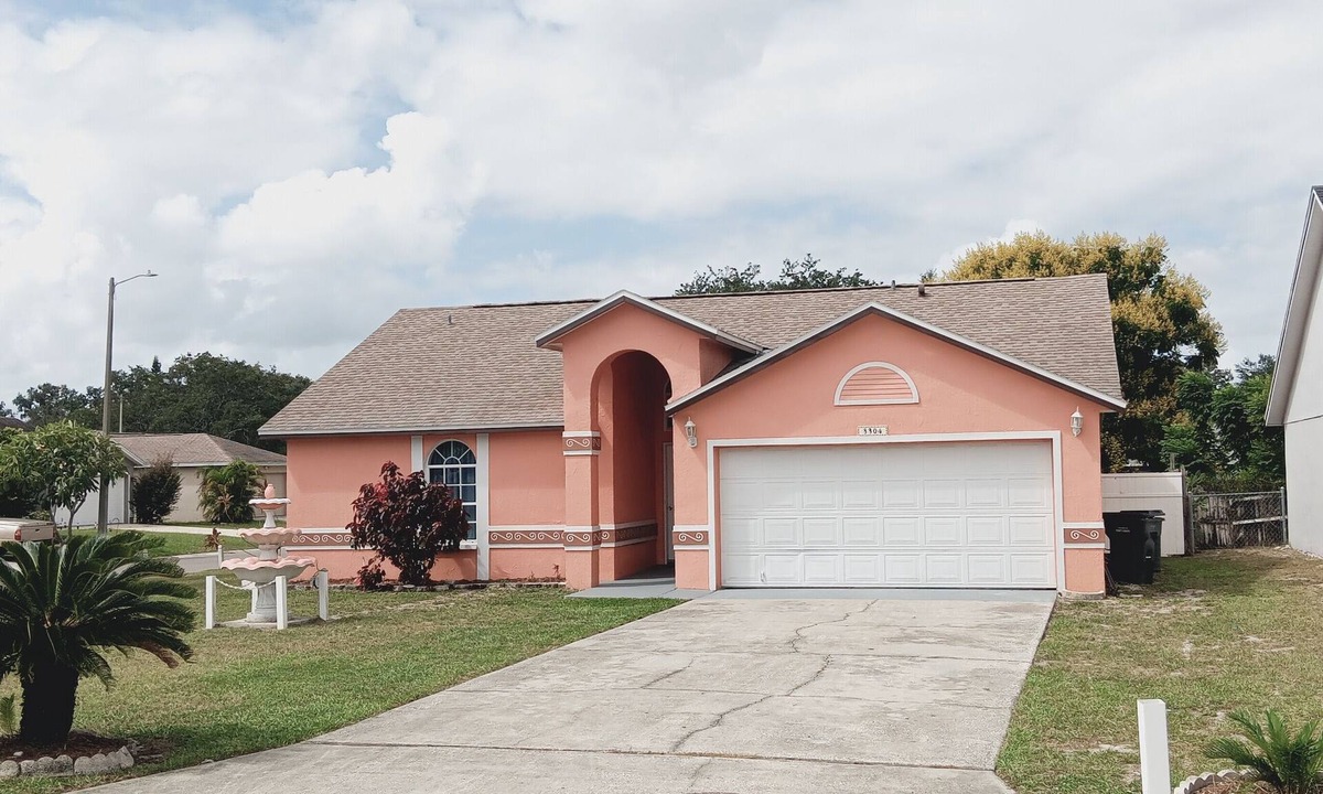 Winter Haven House | 3-bedroom house in peaceful Winter Haven with cool AC