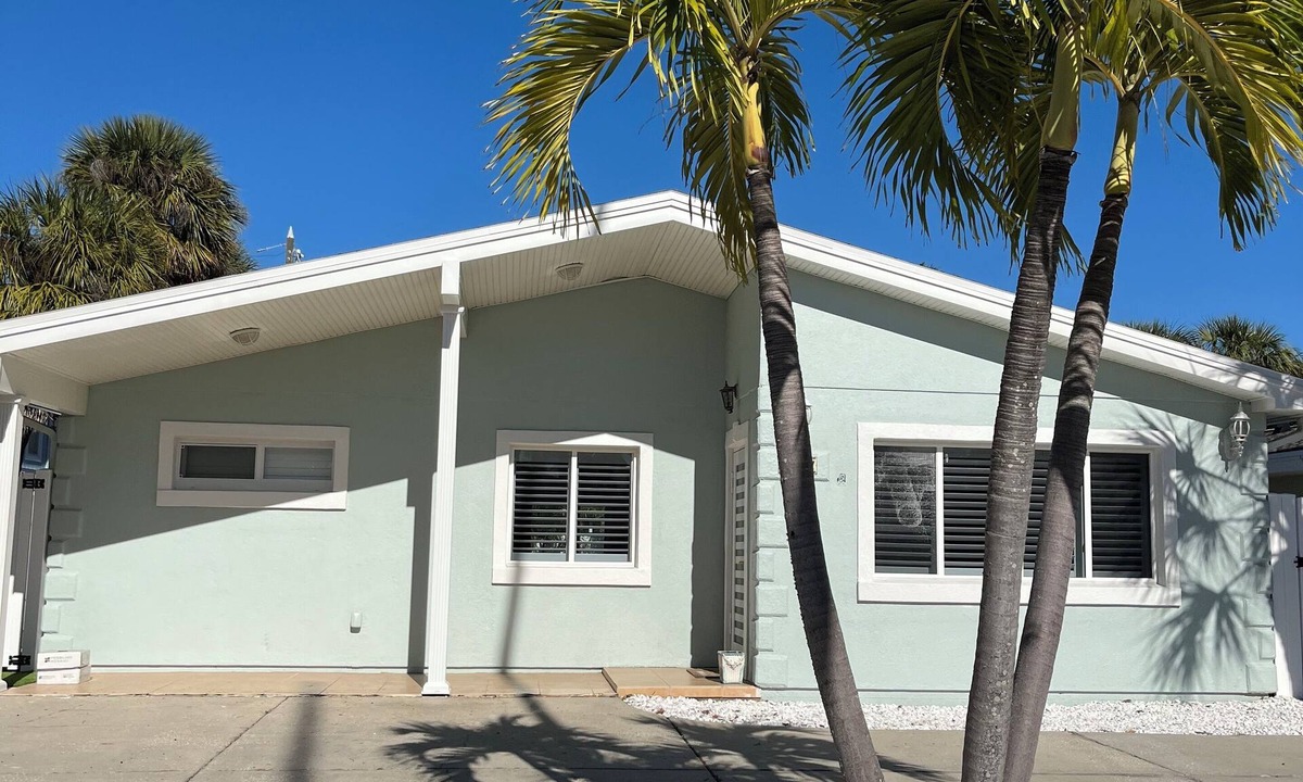 Belle Vista House | 3-bedroom House Within 2 Minute Walk to St. Pete Beach and The Don CeSar Hotel