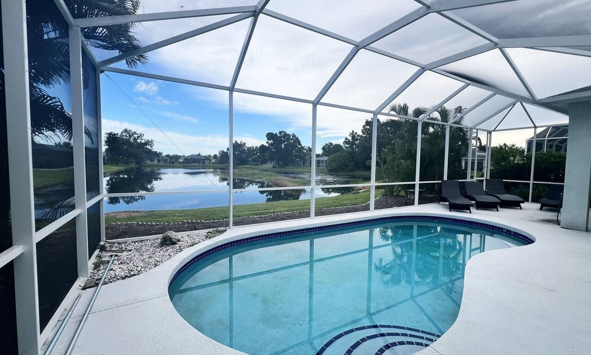 River Pointe House | 3 Bedroom Lakefront Retreat