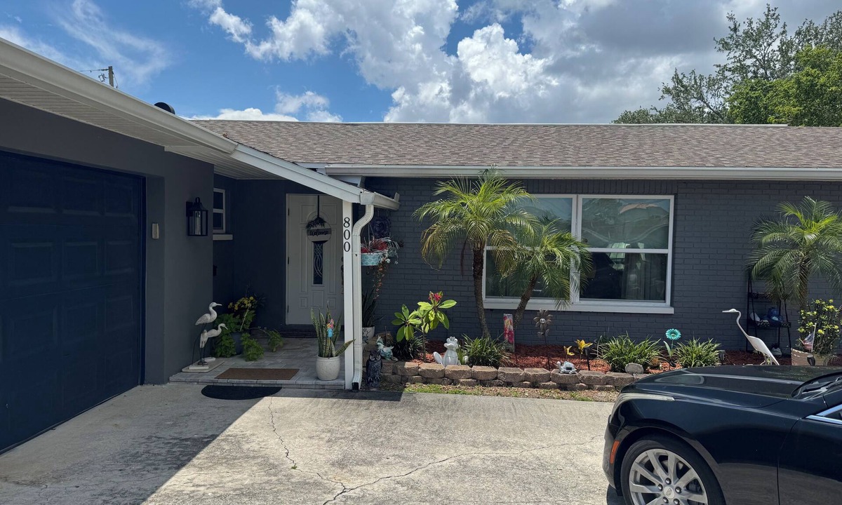 St. Petersburg House | 3-bedroom Pool house in fantastic St. Petersburg with AC, WiFi, Spacious home
