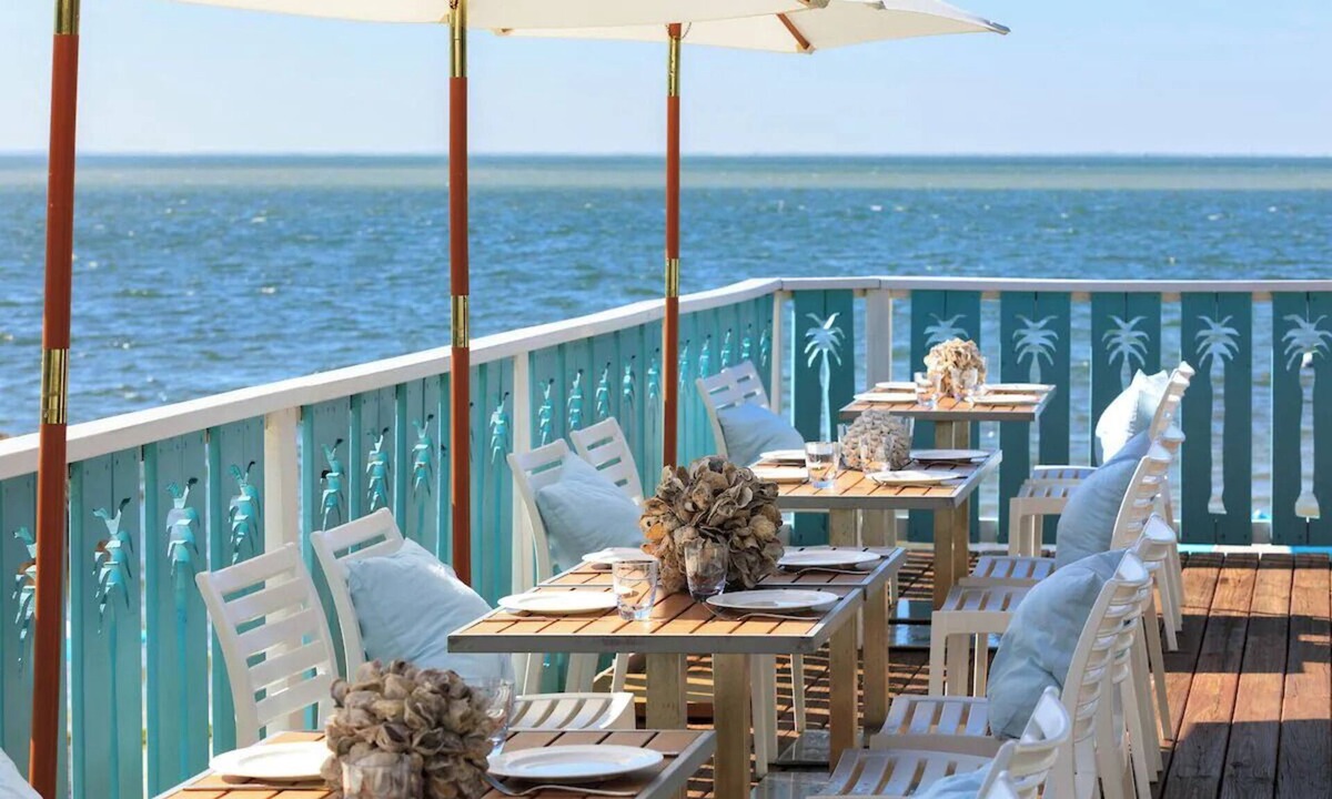Pinellas Point Hotel | 3 Lux Units w/Captivating Views | Minutes from Downtown St. Petersburg