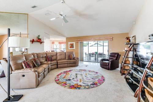 Spring Hill House | 3 Mi to Weeki Wachee Springs SP: Poolside Oasis!