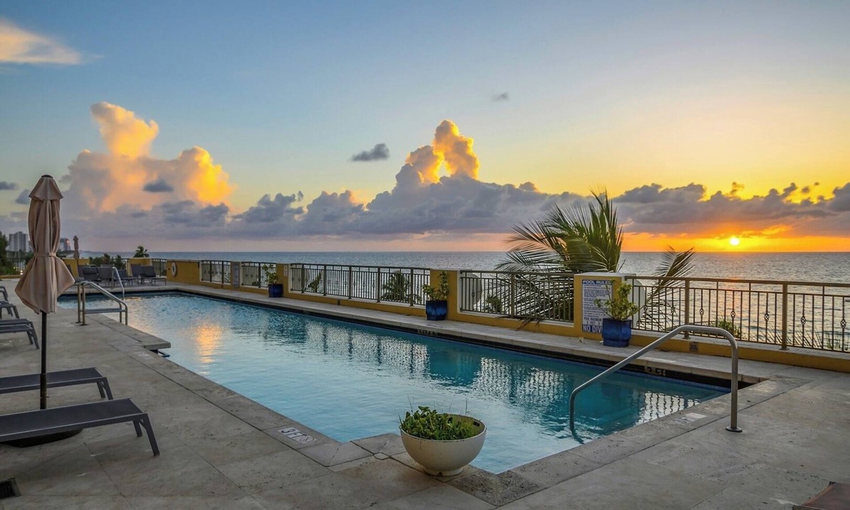 Central Beach Hotel | 3 Oceanfront King Suites Beach Access, Spa, Dining, Sky Bar