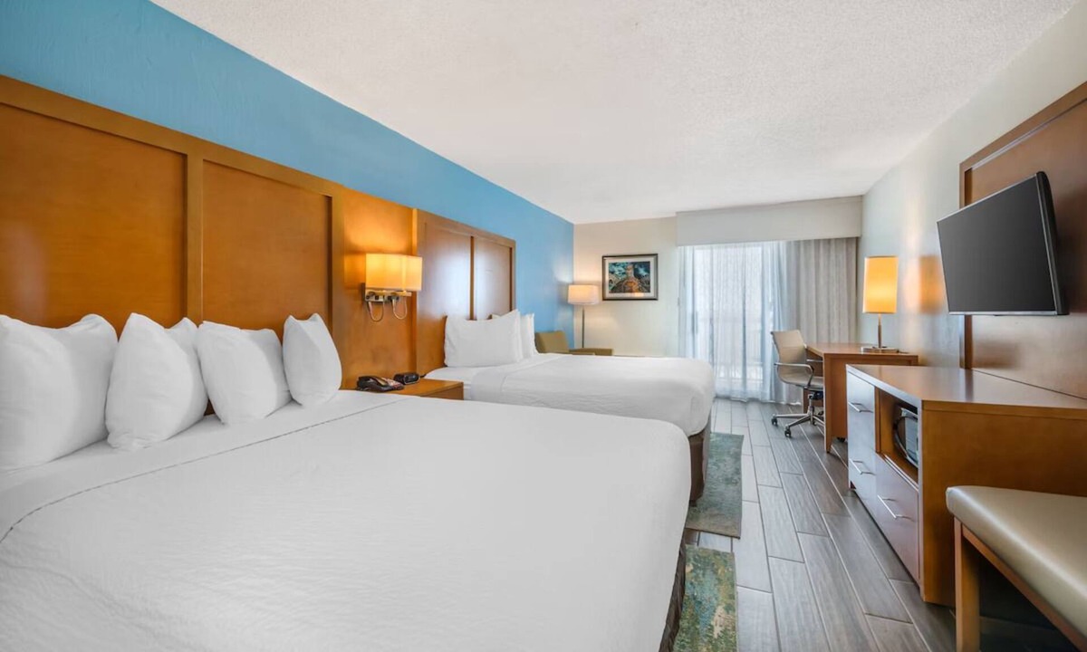 Seabreeze Park Hotel | 3 Units | Ocean View Stay with Parking and Pool Near Daytona Attractions