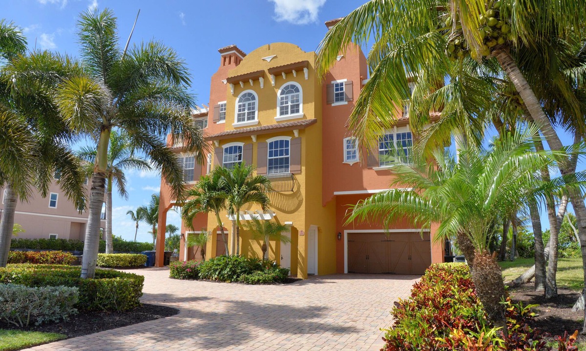 Fort Myers Beach House | 30 STEPS - BEACHFRONT LUXURY OASIS! PRIVATE POOL AND HOT TUB!