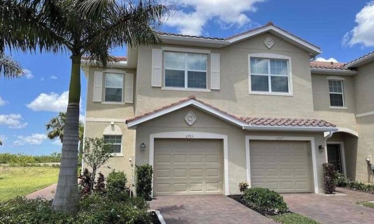 Rural Estates House | 3Bd/2.5Ba townhome in beautiful Naples. Fully Funished!
