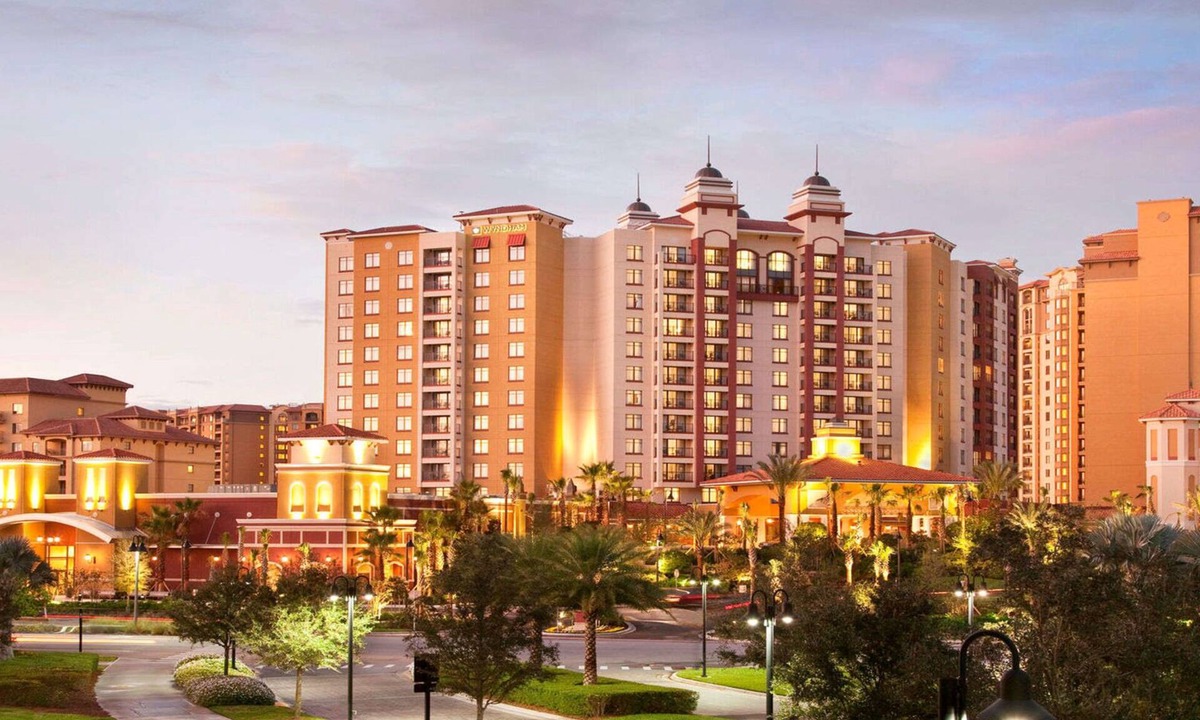 Lake Buena Vista Resort | 3BD/Orlando near Disney - Full Kitchen, Private Living Area