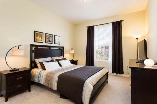 Florida Central Atlantic Coast House | 3Br 2Bath Condo Balcony 5min Conv Center 1410ft