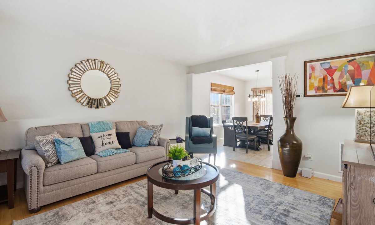Suffield House | 3BR Home Near Six Flags, MGM, BDL, great location