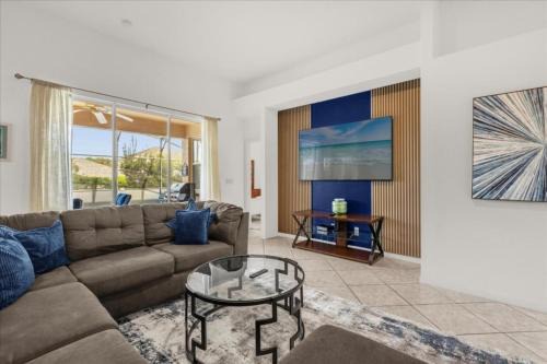 Calabay Parc Villa | 4 Bed Luxury Quiet & Private Home! villa